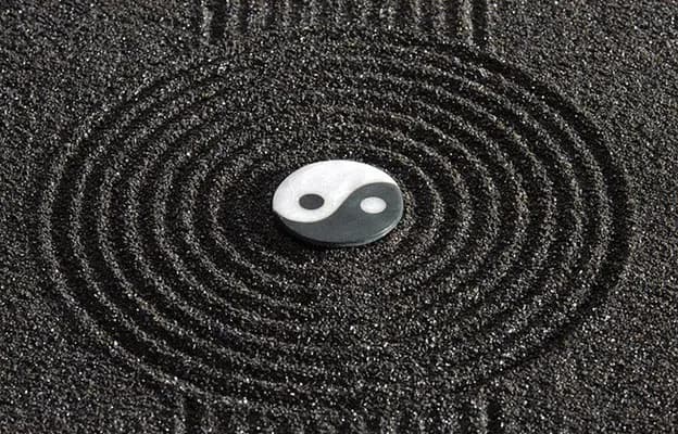 Co oznacza symbol yin yang? Zrozumienie równowagi i dualizmu